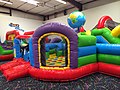 Inside Hoot's Ultimate Party Zone - panoramio.jpg Item:Q17650