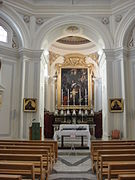 Nave y altar