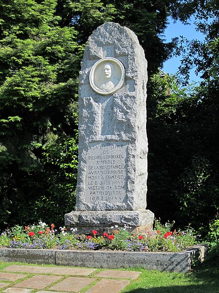 File:Jardin des plantes d'Avranches - Stèle Désiré Lerouxel.JPG