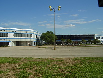 How to get to Barbara Jordan High School with public transit - About the place