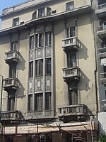 Papaleonardou's apartment building, designed in 1925 by Kostas Kitsikis, incorporates Art Deco elements creating thus an eclectic style. In this building lived Maria Callas between 1937 and 1945. Kallas House.JPG