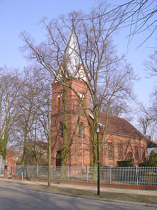 Katholische Kirche St. Josef in Velten.JPG
