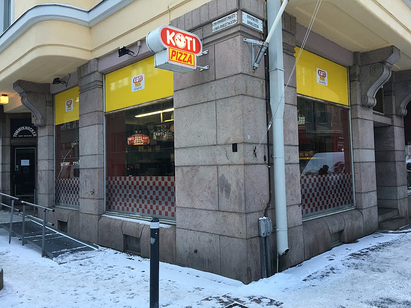 File:Kotipizza Iso Roobertinkadulla (Helsinki).JPG