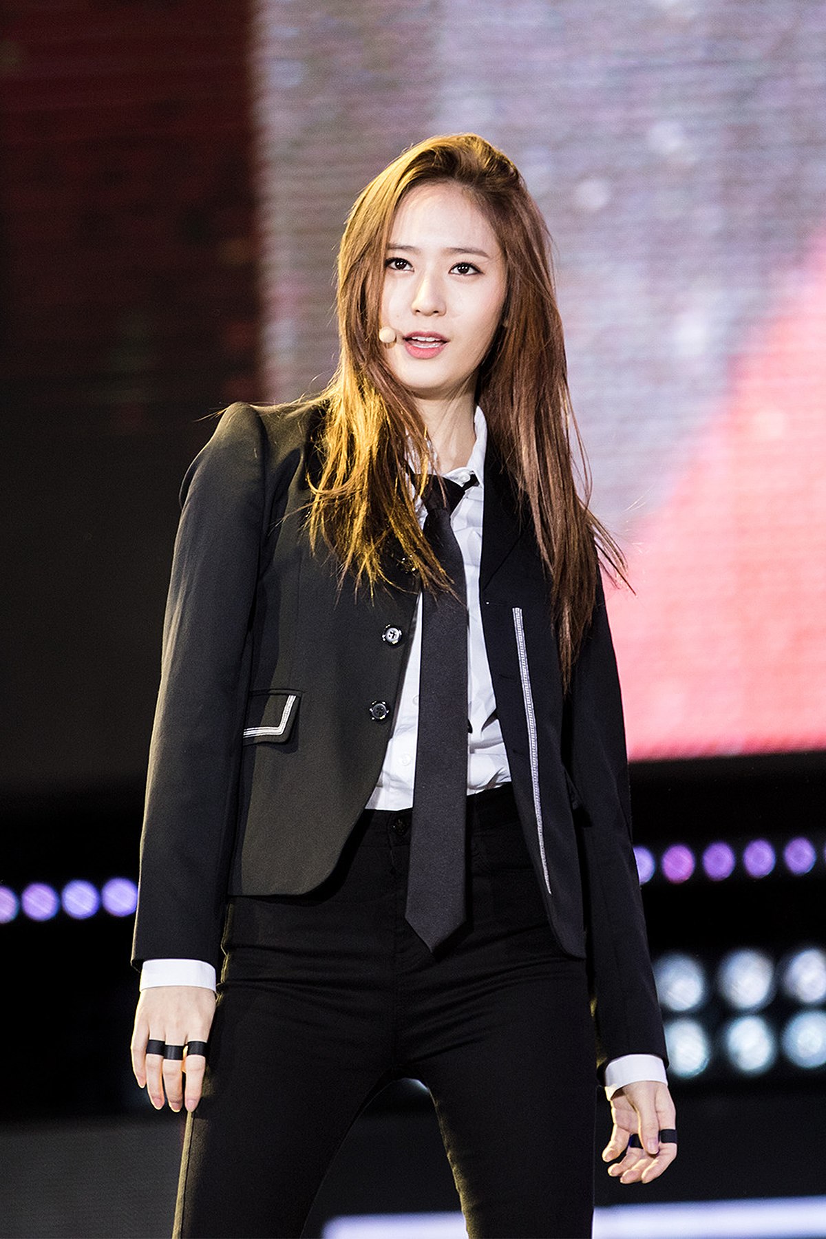 [Image: 1200px-Krystal_Jung_at_Jeju_K-Pop_Festiv...015_02.jpg]