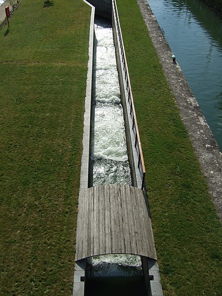 File:La Marne à Maisons-Alfort08.jpg