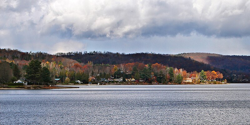 File:Lac-Simon QC 2.JPG