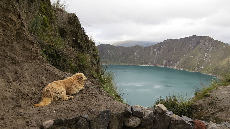 File:Lago Quilotoa.JPG