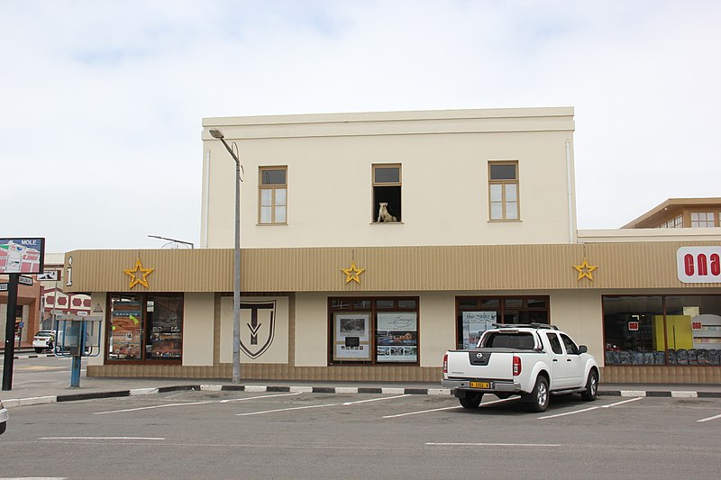 File:Laika ac Swakopmund (8411072103).jpg