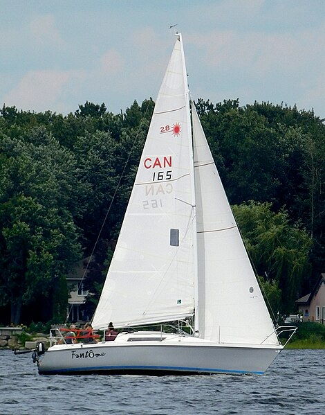 File:Laser 28 sailboat Fantome 5135.jpg