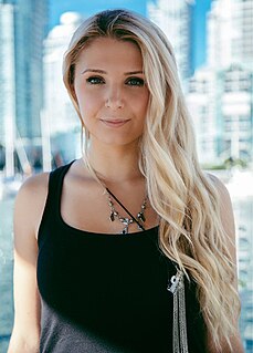 <span class="mw-page-title-main">Lauren Southern</span> Canadian alt-right political activist (born 1995)