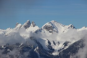 Le Grammont (à droite) et Les Jumelles.