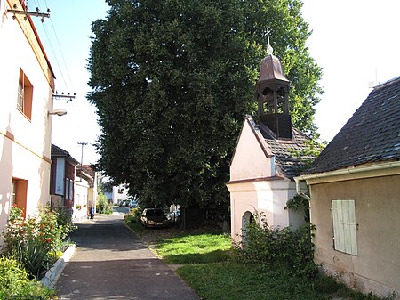 Lhotka nad Labem, kaplička