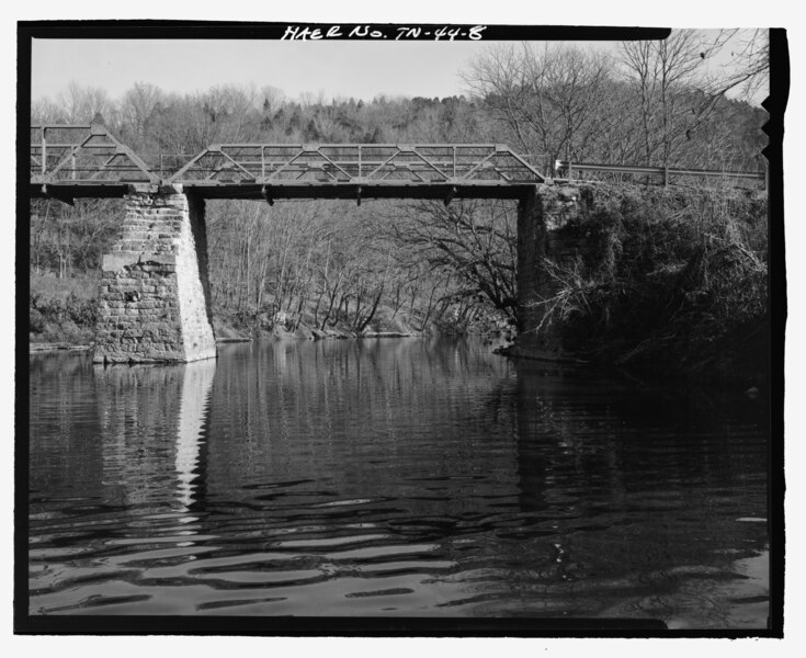 File:Liberty Bridge, Spanning Smith Fork Creek on City Road, Liberty, De Kalb County, TN HAER TN-44-8.tif