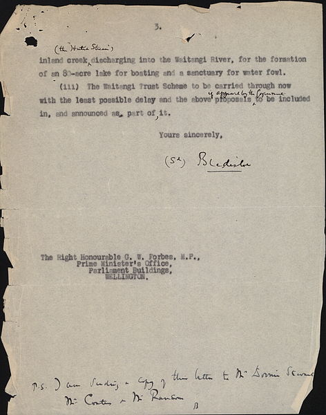 File:Lord & Lady Bledisloe announce the gift of land and Treaty House at Waitangi to the nation 1932 (8723461787).jpg