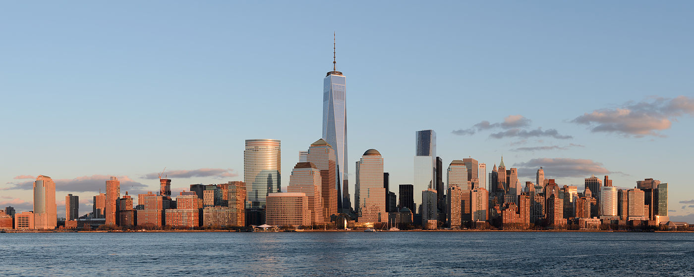 De skyline van Lower Manhattan gezien vanuit Jersey City.