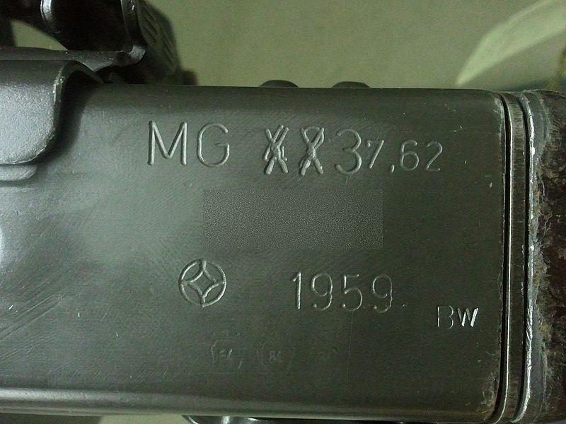 File:MG42 zu MG3 umgelabelt.jpg