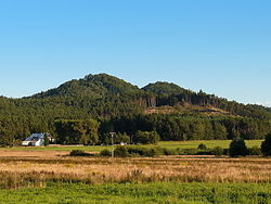 Malý a Velký Jelení vrch (zleva) ze Stráže pod Ralskem