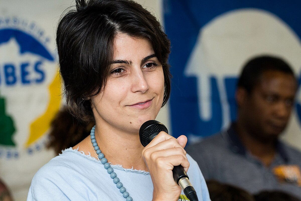 File:Manuela D'avila por Lula 2018 2.jpg - Wikimedia Commons.