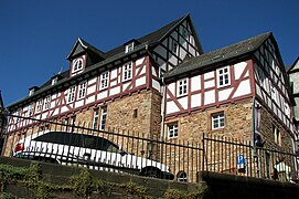 Marburg: Geographie, Geschichte, Religion