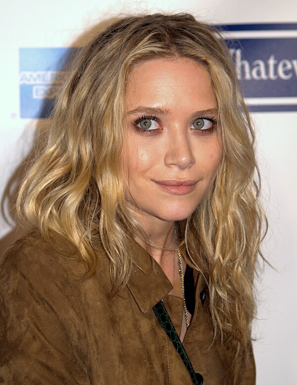 Mary-Kate Olsen at the premiere of Whatever Works in 2009