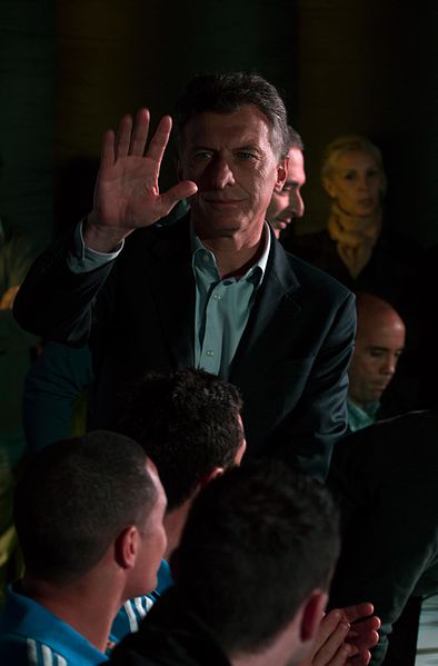 File:Mauricio Macri dio la bienvenida al seleccionado neocelandés de rugby, All Blacks (8051383444).jpg