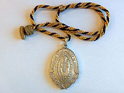 Medalla Tello Téllez de Meneses Institución.jpg