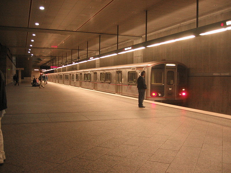 File:Metrorail-red4.jpg