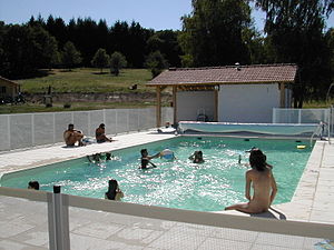 Montsdebussypiscine.jpg