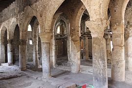 Mosquée Sidi Ghanem de Mila, âtie en 675 par Abou al-Mouhajir Dinar, l'émir d'Ifriqiya, de 674 à 681 pour le compte des Omeyyades.