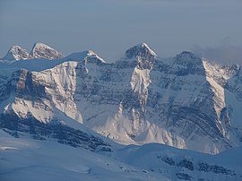 Bahor-Rays tog'i (Kanada toshlari) .jpg