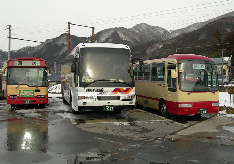 File:Nankai Bus in Yudanaka.jpg