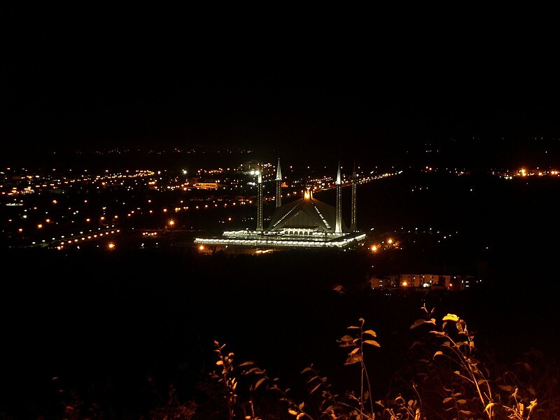 File:Night view of Faisal Mosque in Islamabad.jpg