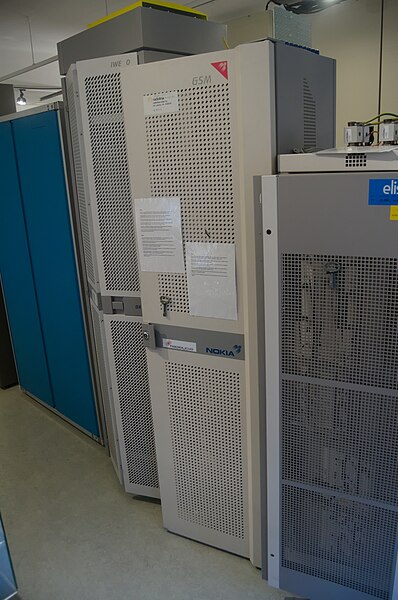 File:Nokia DE21 GSM base station Elisa Telephone Museum.jpg