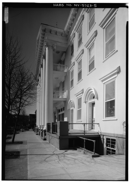 File:OBLIQUE VIEW LOOKING SOUTH ALONG EAST (FRONT) ELEVATION. - Clinton House, 120 North Cayuga Street, Ithaca, Tompkins County, NY HABS NY,55-ITH,9-5.tif