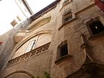 Pézenas - Courtyard of the Sacristy of the White Penitentss.jpg