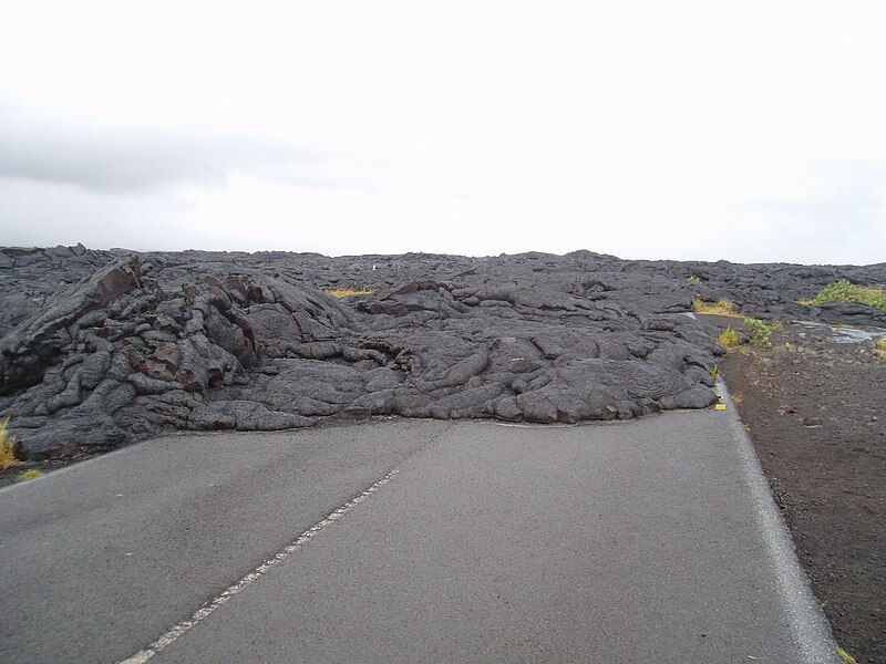File:Pahoehoe Lava covering Road in Hawaii - 2006-01-18.jpg