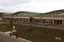 Foto zeigt das Äußere des internationalen Flughafens Bohol-Panglao.jpg