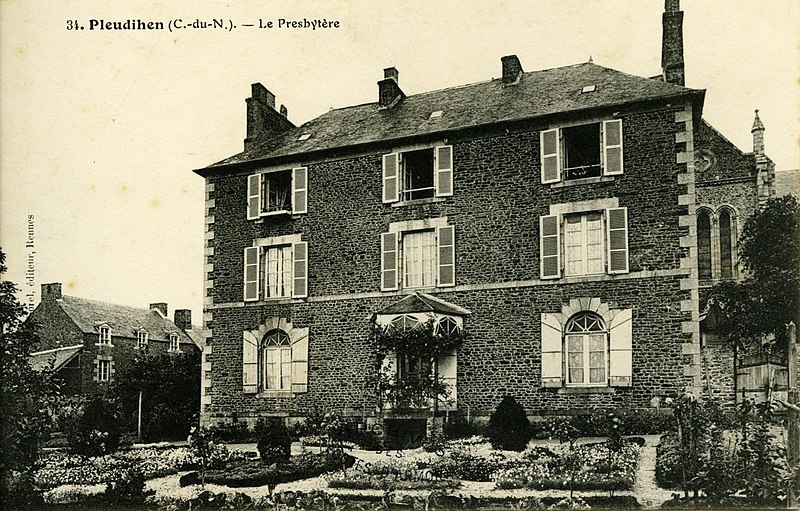 File:Pleudihen-sur-Rance - Presbytère - AD22 - 16FI3779.jpg