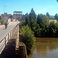 Brücke über den Arroux mit Blick auf das römische Stadttor Porte d'Arroux