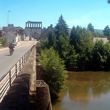 File:Porte-Arroux-Autun.jpg