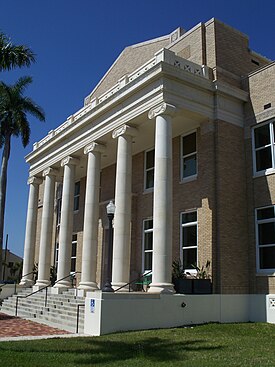 Front detail Punta Gorda FL crths04.jpg