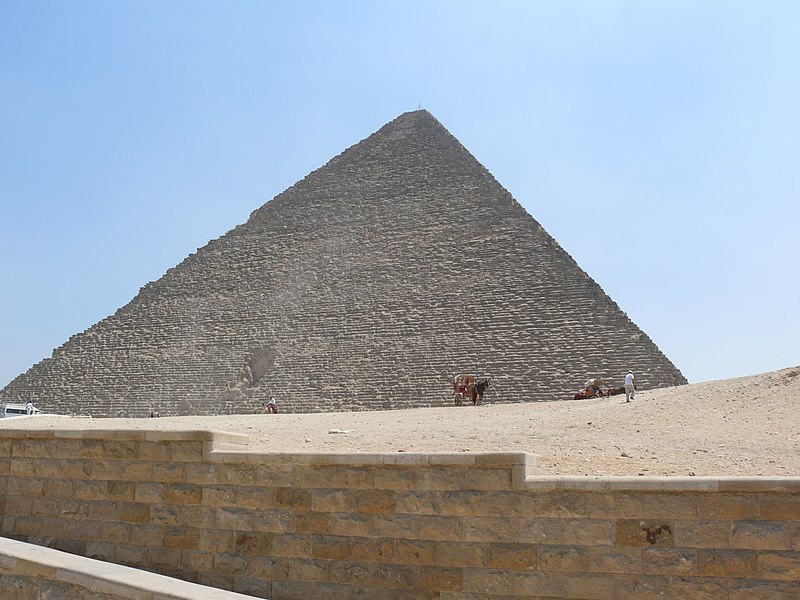 File:Pyramid of Cheops 01.JPG