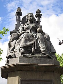 Figure of Queen Victoria Queen Victoria statue, St Helens (6).JPG