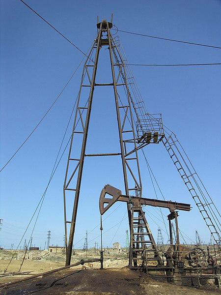 File:Ramana Oil Field - panoramio (9).jpg