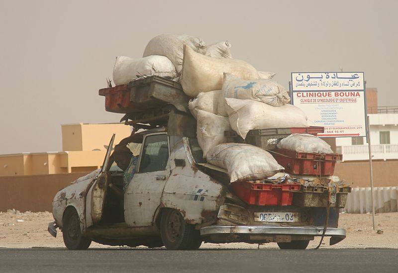 File:Renault 12 in Nouakchott.jpg