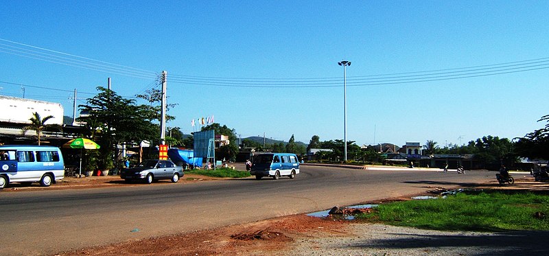 File:RoadJunction TanNghia HamTan BinhThuan VN'2006.jpg