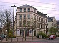 Upside-down apartment building with open development