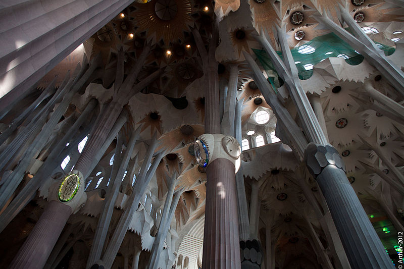 File:Sagrada Familia-2.jpg