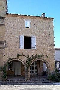 Maison attenante au Relais Henri IV, est, déjà inscrite individuellement (sept. 2011) 44° 33′ 54,7″ N, 0° 13′ 28,6″ O