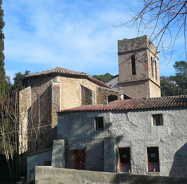 File:Santa Maria de Vallvidrera - vista posterior.jpg